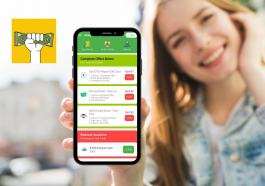 moça apresentando a tela de seu celular e como ganhar dinheiro no Make Money