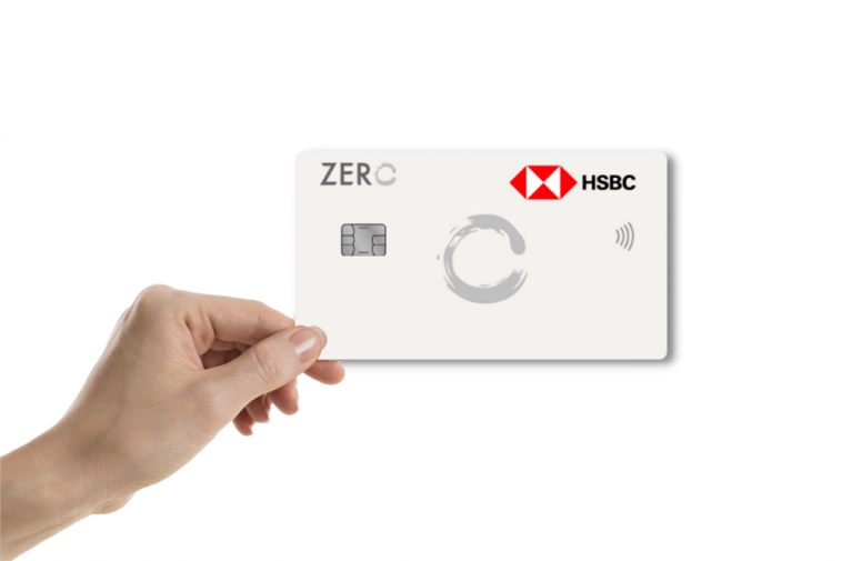 Una mano que sostiene la Tarjeta de crédito HSBC Zero