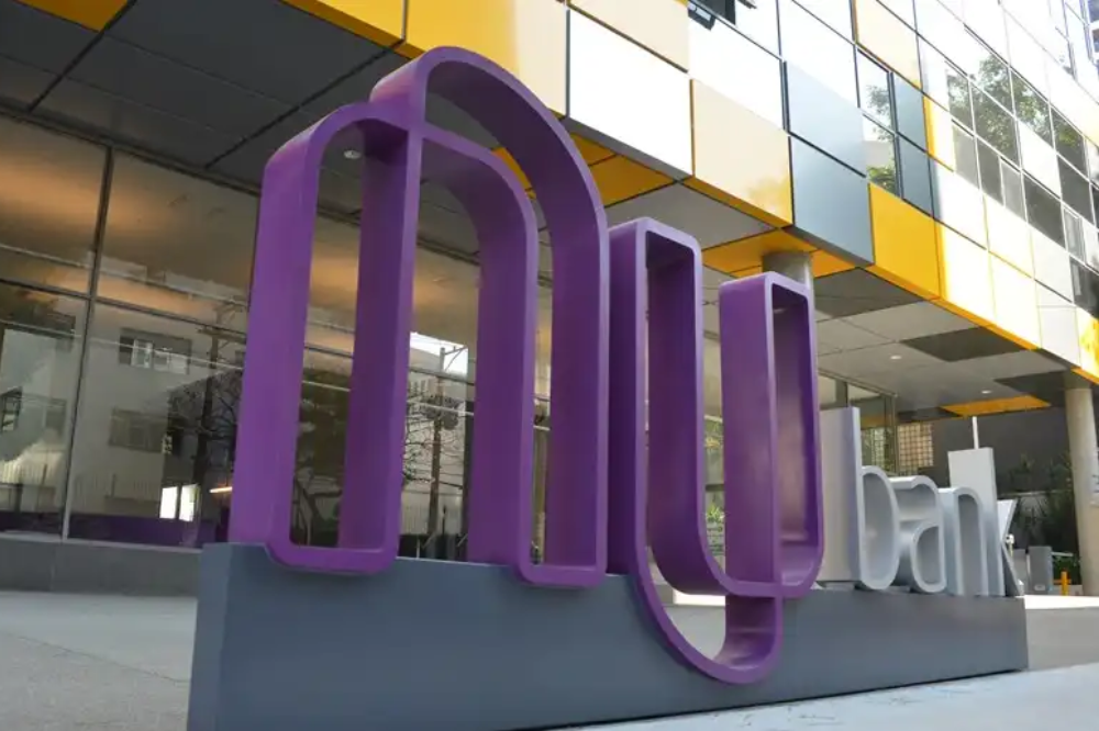 Nubank passa o Santander e se torna o quinto maior banco do Brasil em número de clientes