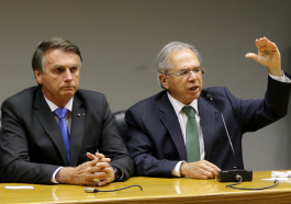 Imagem de Bolsonaro e Paulo Guedes no Congresso