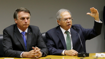 Imagem de Bolsonaro e Paulo Guedes no Congresso