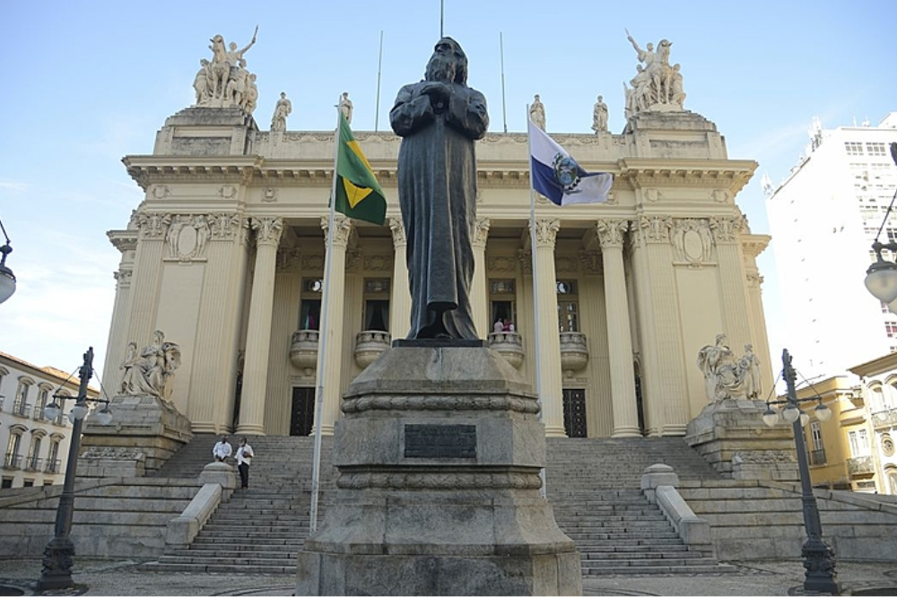 Saiba o que vai funcionar no feriado de Tiradentes