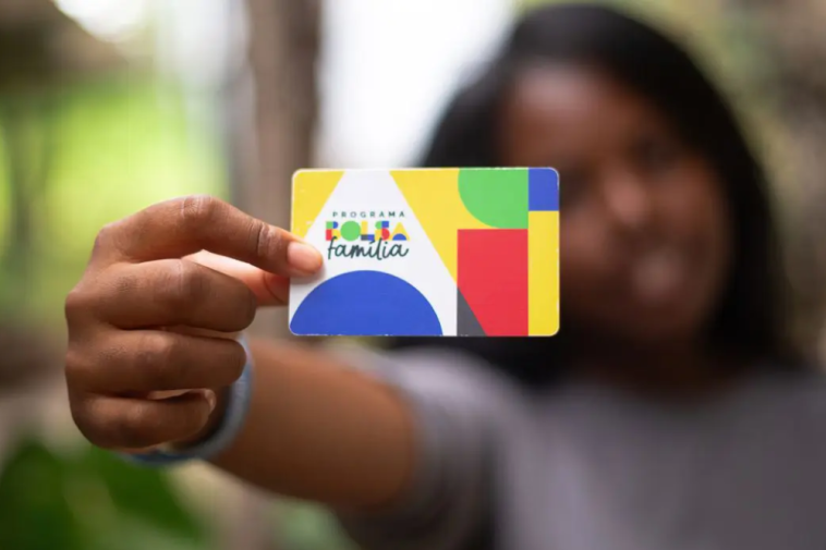 Conheça as novas regras do Bolsa Família para 2025