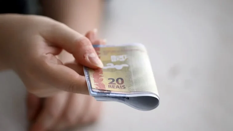 Salário mínimo em 2026 terá aumento de 6,79%