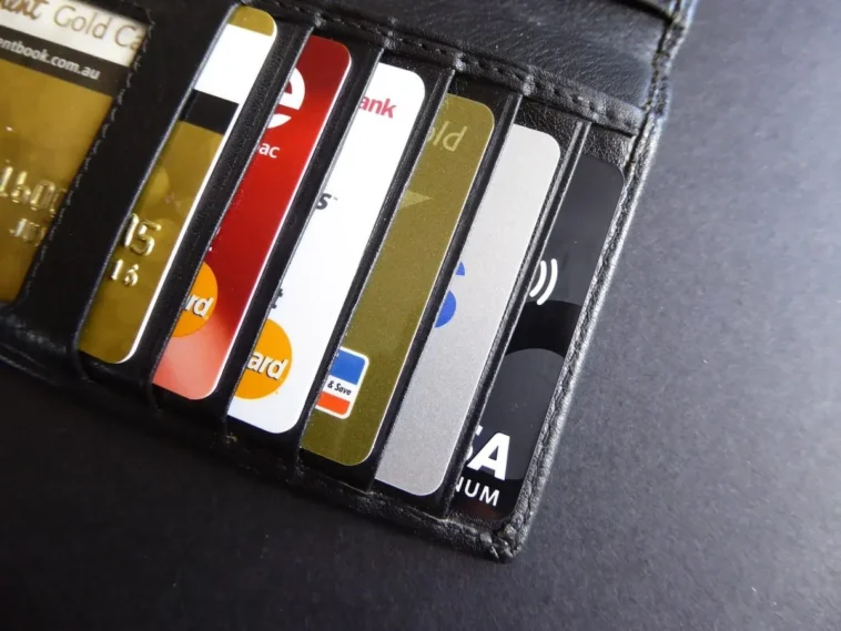 Tudo sobre cartão de crédito: tipos, limites e taxas